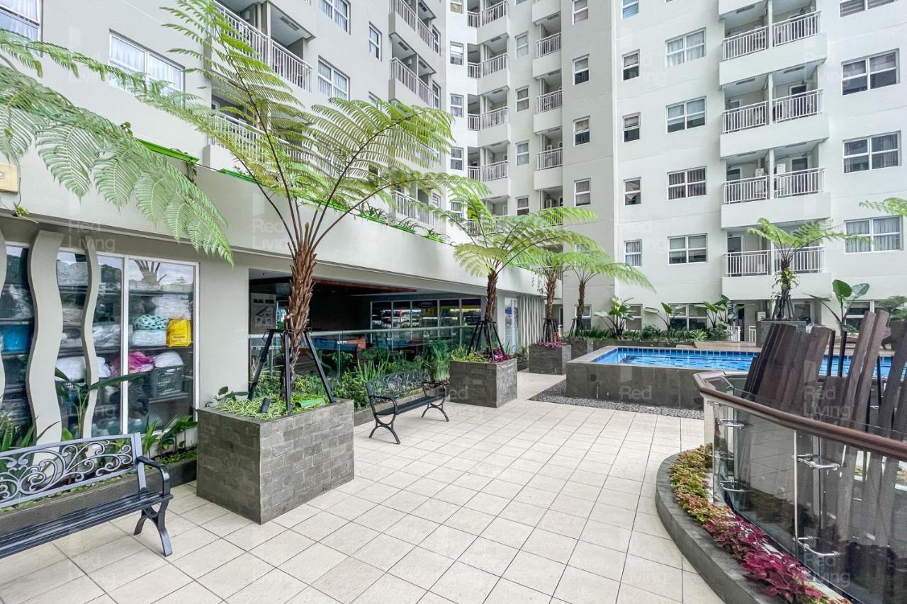 Redliving Apartemen Parahyangan Residence - Anton Rooms Bandung Eksteriør billede